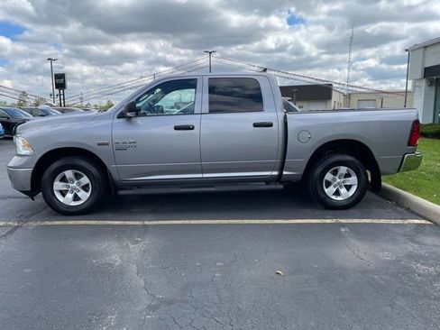 Used 2023 RAM 1500 Classic SLT w/ Electronics Convenience Group AWD/4WD image 4