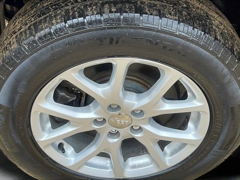 Used 2016 Jeep Cherokee Sport w/ Cold Weather Group AWD/4WD image 19
