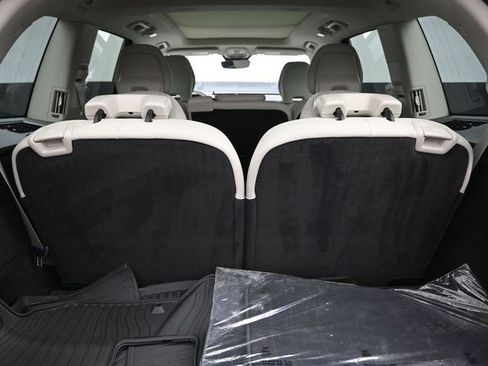Used 2024 Volvo XC90 B5 Core w/ Protection Package Premier image 29