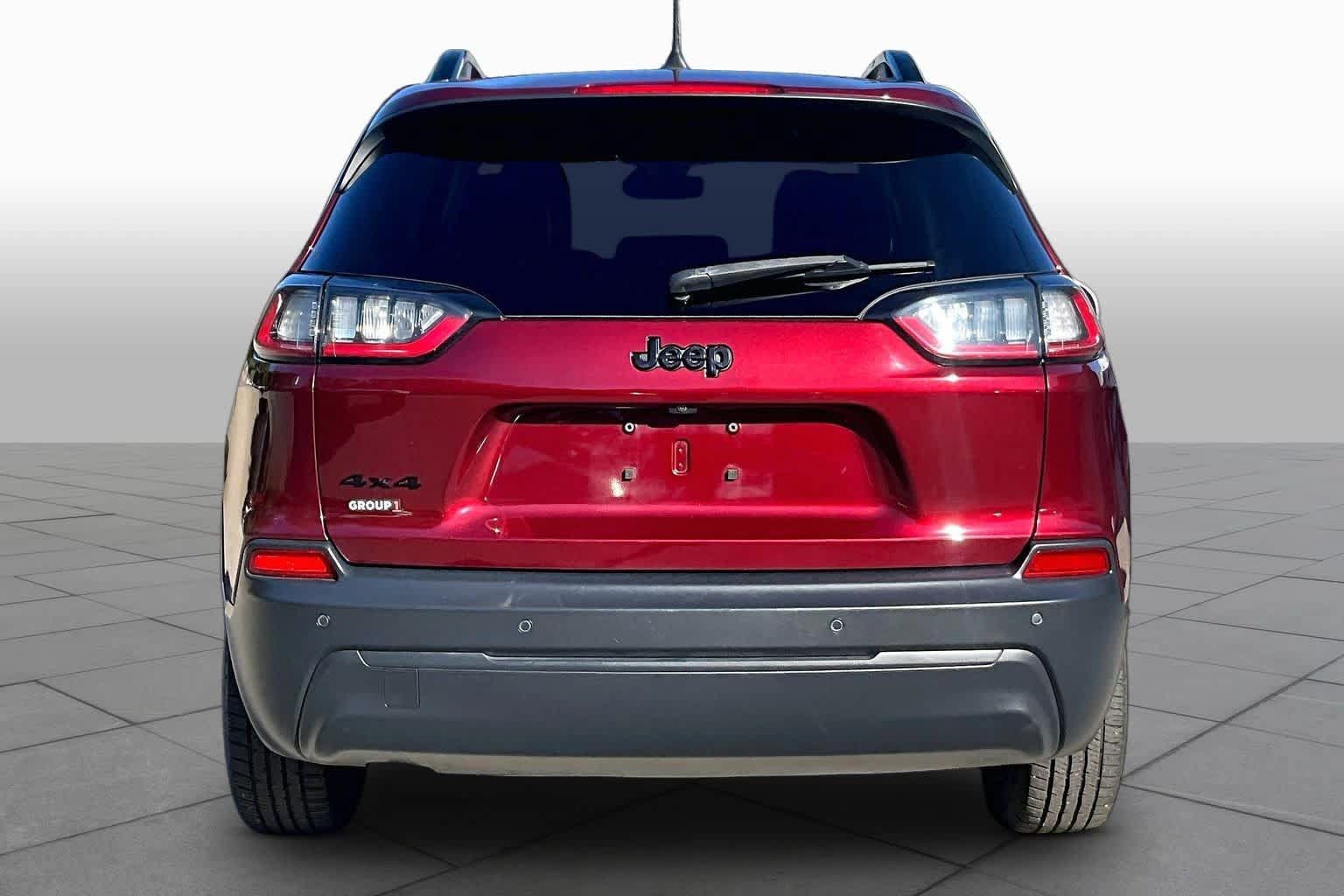Used 2020 Jeep Cherokee Latitude Plus AWD/4WD image 5