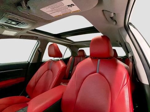 Used 2021 Toyota Camry XSE image 19