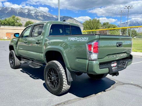 Used 2021 Toyota Tacoma TRD Sport w/ TRD Premium Sport Package AWD/4WD image 10