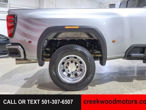 Used 2024 GMC Sierra 3500 Denali Ultimate AWD/4WD image 32