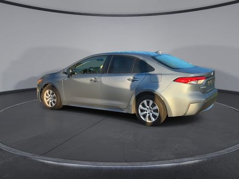 Used 2022 Toyota Corolla LE FWD image 6
