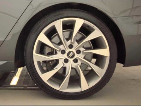 Used 2022 Audi A4 2.0T Premium Plus AWD/4WD image 18