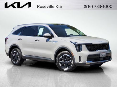 Certified 2024 Kia Sorento S w/ Panoramic Sunroof Package AWD/4WD image 1