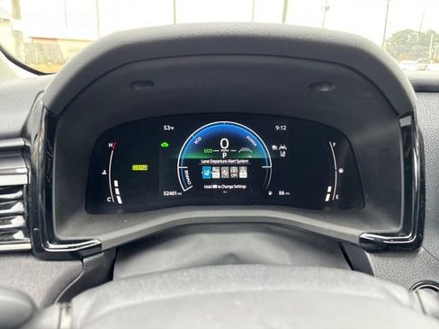 Used 2025 Toyota Camry LE image 11