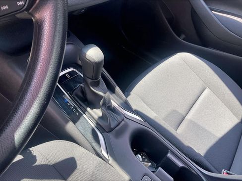 Used 2025 Toyota Corolla LE FWD image 14