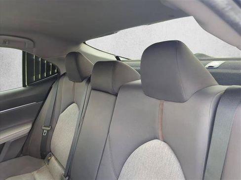 Used 2018 Toyota Camry LE FWD image 20
