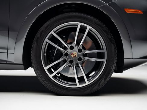 Used 2023 Porsche Cayenne Turbo image 37