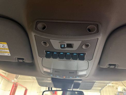 Used 2021 Ford F350 Lariat w/ Chrome Package AWD/4WD image 21