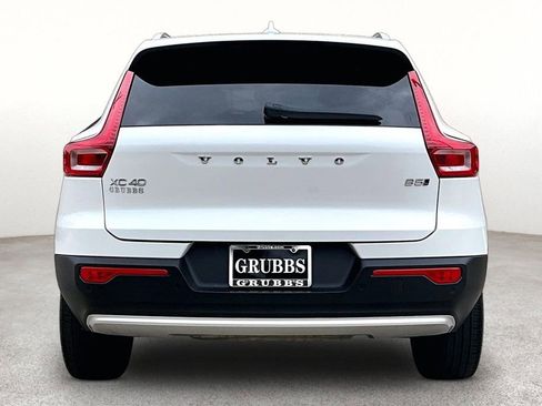 Used 2024 Volvo XC40 B5 Plus AWD/4WD image 7