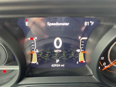 Used 2024 Jeep Wrangler Unlimited Rubicon image 9