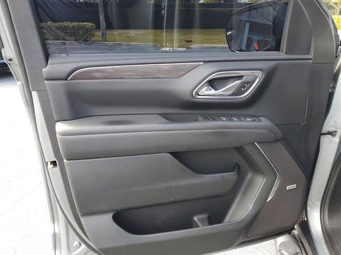 Used 2024 Chevrolet Suburban Z71 w/ Luxury Package image 40