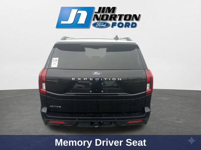 Used 2025 Ford Expedition Active AWD/4WD image 9