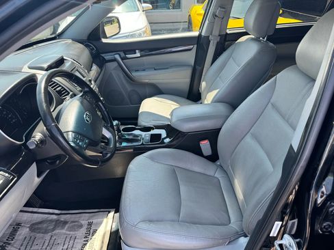 Used 2015 Kia Sorento LX image 11