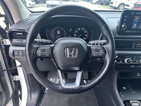 Used 2025 Honda Pilot Touring image 18