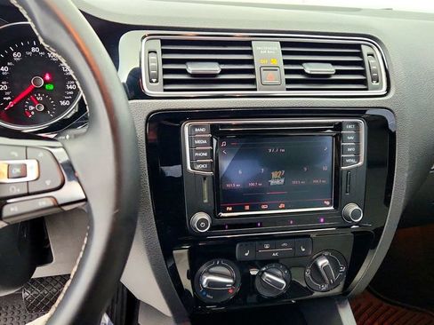 Used 2016 Volkswagen Jetta Sport w/ Lighting Package image 15
