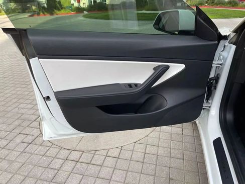 Used 2021 Tesla Model 3 Standard Range Plus image 19