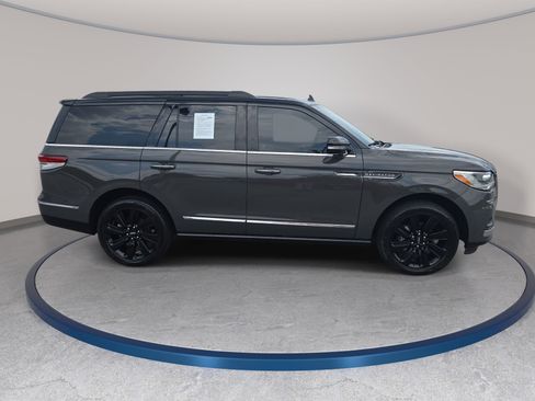 Certified 2024 Lincoln Navigator Black Label AWD/4WD image 4