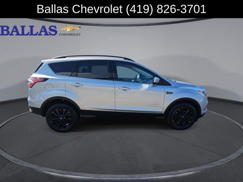 Used 2018 Ford Escape SE FWD image 9