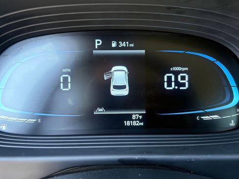 Used 2025 Hyundai Venue SEL FWD image 41