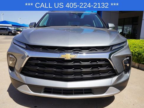 Used 2024 Chevrolet Blazer LT w/ Convenience Package FWD image 3