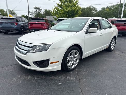 Used 2010 Ford Fusion SE FWD image 2
