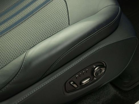 Used 2025 Aston Martin DBX 707 image 33