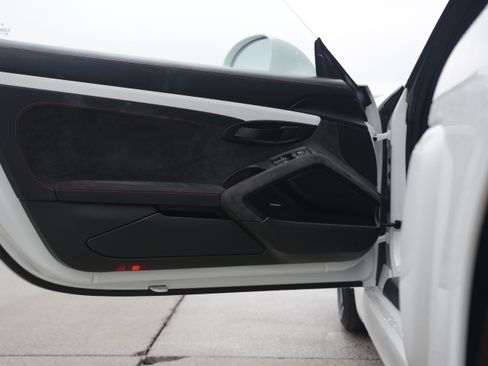 Certified 2016 Porsche Boxster Spyder RWD image 13