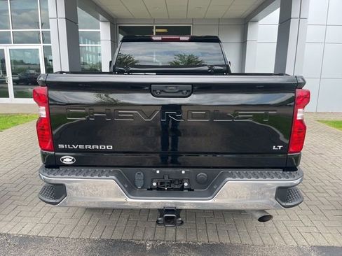 Used 2024 Chevrolet Silverado 2500 LT AWD/4WD image 3