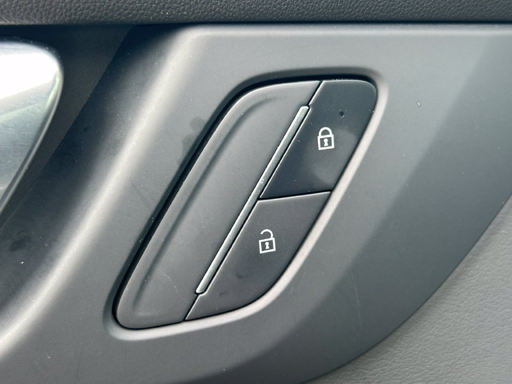 Used 2025 Buick Enclave Preferred FWD image 24