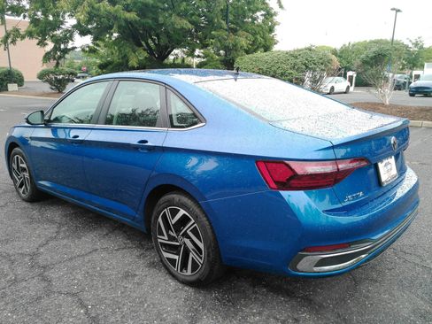 Used 2024 Volkswagen Jetta SEL FWD image 5