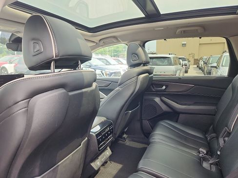 Used 2023 Acura MDX SH-AWD w/ Advance Package image 25