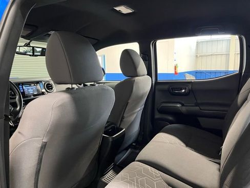 Used 2016 Toyota Tacoma TRD Sport w/ Towing Package image 18