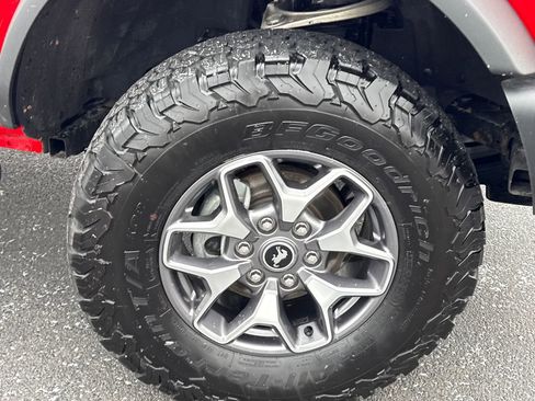 Used 2022 Ford Bronco Badlands image 9