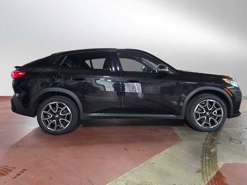 Used 2025 BMW X2 xDrive28i w/ Technology Package image 2