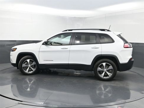 Used 2022 Jeep Cherokee Limited image 40