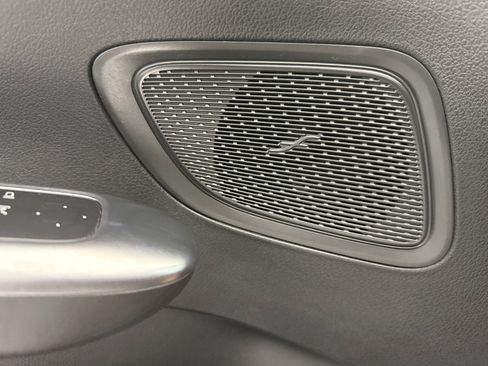 Used 2025 Mercedes-Benz C 300 4MATIC Sedan image 16
