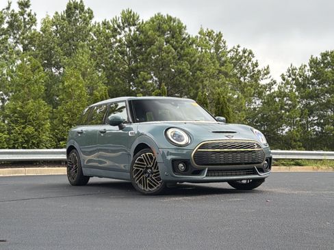 Used 2024 MINI Cooper Clubman S w/ MINI Untold Edition FWD image 2