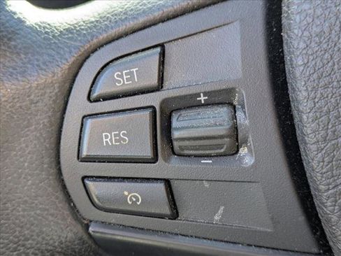 Used 2016 BMW 320i xDrive Sedan image 12