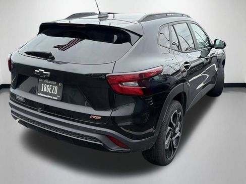 Used 2024 Chevrolet Trax RS FWD image 10