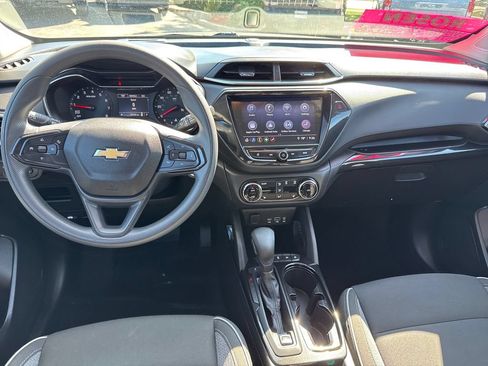 Used 2021 Chevrolet TrailBlazer LT w/ Convenience Package FWD image 22