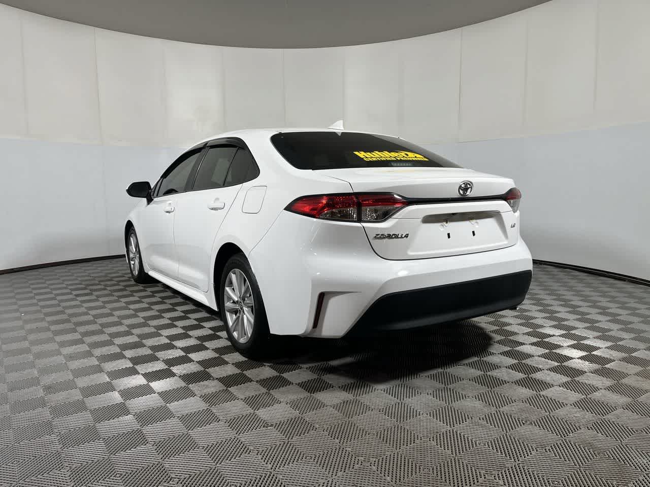 Used 2025 Toyota Corolla LE w/ LE Premium Package FWD image 6