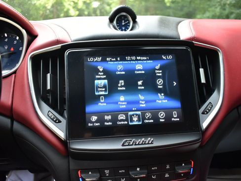 Used 2019 Maserati Ghibli GranLusso RWD image 25