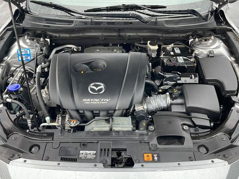 Used 2015 MAZDA MAZDA3 i Touring w/ Technology Package FWD image 9