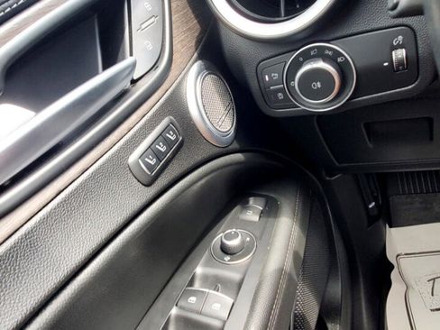 Used 2022 Alfa Romeo Stelvio Ti image 12