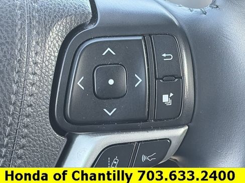 Used 2019 Toyota Highlander XLE AWD/4WD image 13