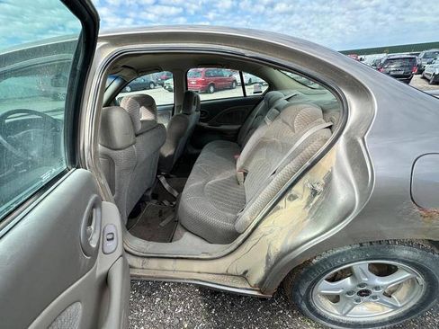 Used 2001 Pontiac Bonneville SE FWD image 23