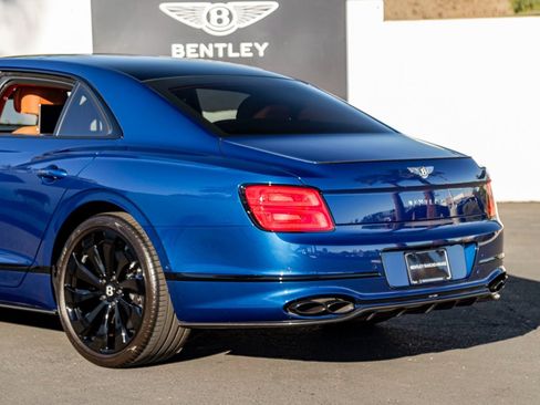 Certified 2023 Bentley Flying Spur V8 image 14